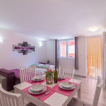 Apartment Taja Ližnjan Εξωτερικό φωτογραφία