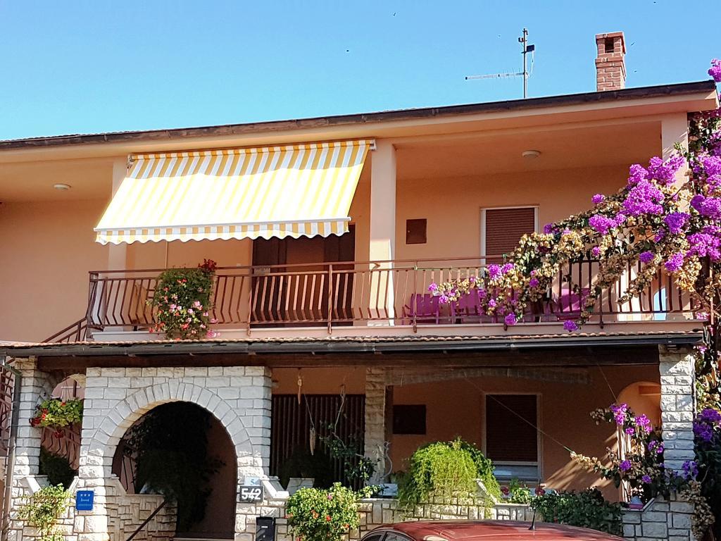 Apartment Taja Ližnjan Εξωτερικό φωτογραφία
