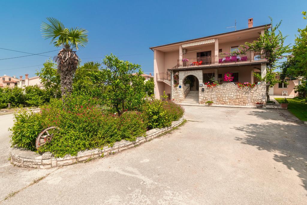 Apartment Taja Ližnjan Εξωτερικό φωτογραφία