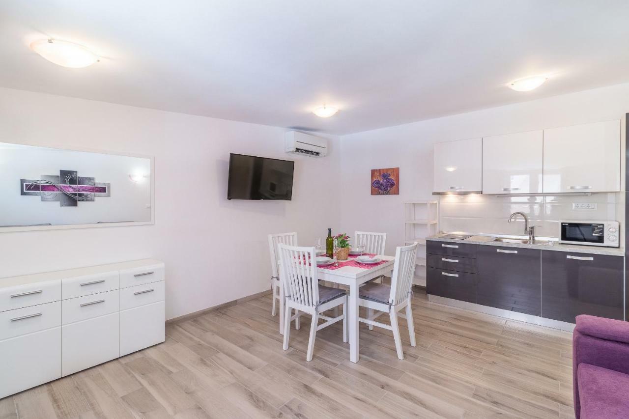Apartment Taja Ližnjan Εξωτερικό φωτογραφία