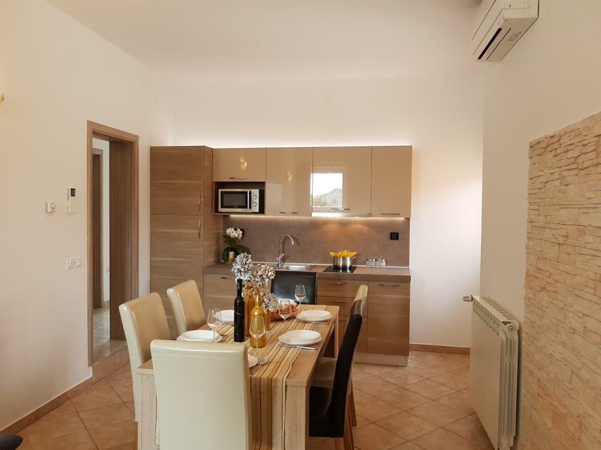 Apartment Taja Ližnjan Εξωτερικό φωτογραφία